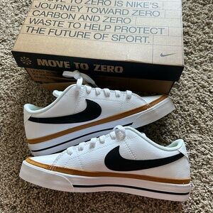 NWT Nike court legacy shoes